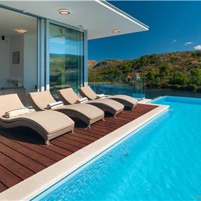 5 bedroom villa with heated infinity pool and sea views near Milna, Brac Island, sleeps 10